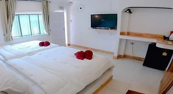 Rateesumalee pool view KoLarn