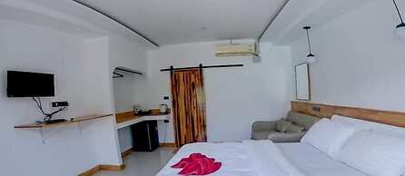 Rateesumalee pool view KoLarn