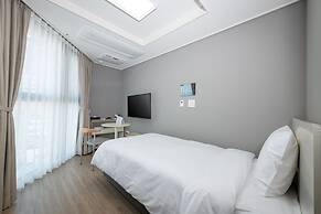 Sollago Myeongdong Hotel & Residence