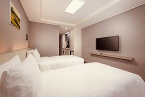 Sollago Myeongdong Hotel & Residence