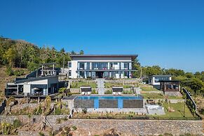 Villa Lovina Hill Paradise