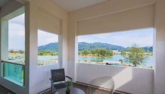 AnyLodge Waterfront Marina Island Pangkor