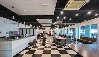 AnyLodge Waterfront Marina Island Pangkor