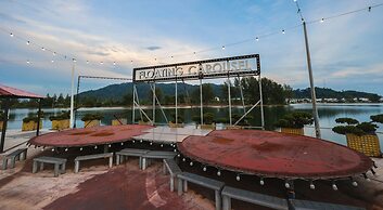 AnyLodge Waterfront Marina Island Pangkor