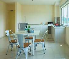 AnyLodge Waterfront Marina Island Pangkor