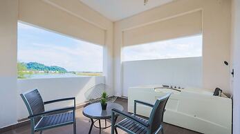 AnyLodge Waterfront Marina Island Pangkor