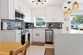 Wicker Wine - Location Hot Tub Gated Yard