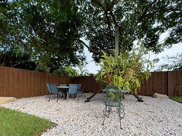 Wicker Wine - Location Hot Tub Gated Yard