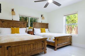 Wicker Wine - Location Hot Tub Gated Yard