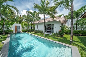 Villa Palm Tree