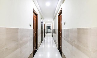 Fabhotel Comfort Inn