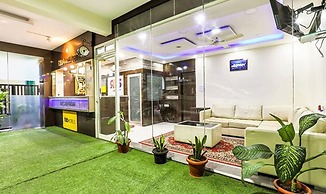 Fabhotel Comfort Inn