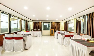 Fabhotel Comfort Inn