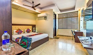 Fabhotel Sr Residency