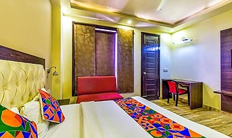 Fabhotel Sr Residency