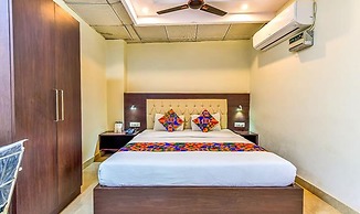 Fabhotel Sr Residency