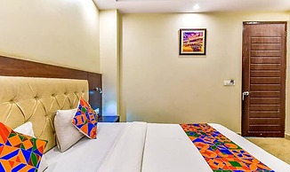 Fabhotel Sr Residency