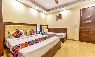 Fabhotel Sr Residency