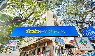 Fabhotel The Brown Tree