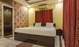 Fabhotel Utsav Palace