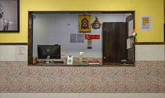 Fabhotel Utsav Palace