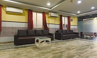 Fabhotel Utsav Palace