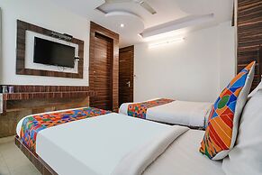 Fabhotel Kingdom Sai