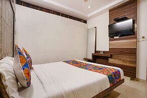 Fabhotel Kingdom Sai