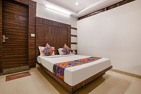 Fabhotel Kingdom Sai