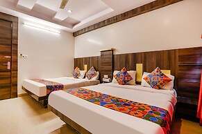 Fabhotel Kingdom Sai