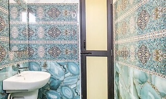 Fabhotel Radha Residency