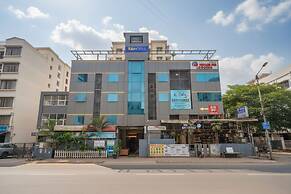 Fabhotel Tan Square