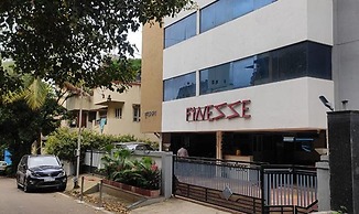 Fabhotel Prime Finesse