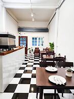 Noir Cafe And Hostel