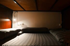 Noir Cafe And Hostel