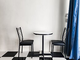 Noir Cafe And Hostel