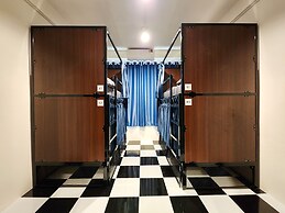 Noir Cafe And Hostel