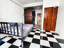 Noir Cafe And Hostel