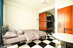 Noir Cafe And Hostel