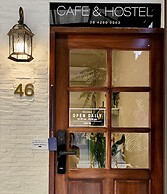 Noir Cafe And Hostel