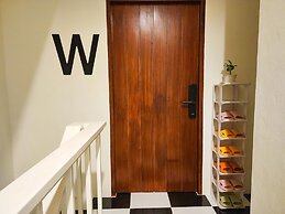 Noir Cafe And Hostel