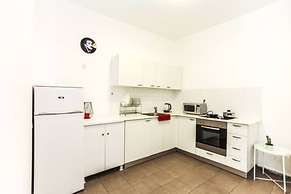 Apartment near the sea and Carmel market