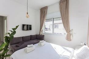 2 bedroom apartment by Hilton Beach