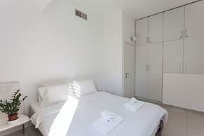 2 bedroom apartment by Hilton Beach