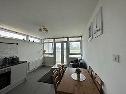 Lovely 3-bed Apartment in London