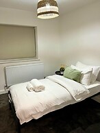 4 Beds House Coventry Sleep 7 With 3parking Spaces