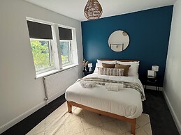 4 Beds House Coventry Sleep 7 With 3parking Spaces