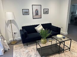 4 Beds House Coventry Sleep 7 With 3parking Spaces