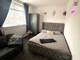 The Hideaway Home BD5 - 2 Bed Lovely Modern House