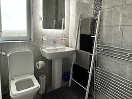 The Hideaway Home BD5 - 2 Bed Lovely Modern House